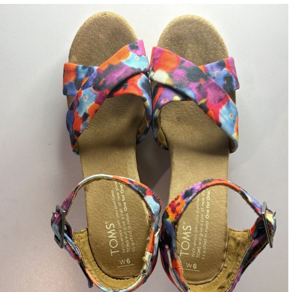 TOMS Size 6 Floral Canvas Cork Wedge Sandal Boho Summer Colorful Strappy Heel - Picture 11 of 13